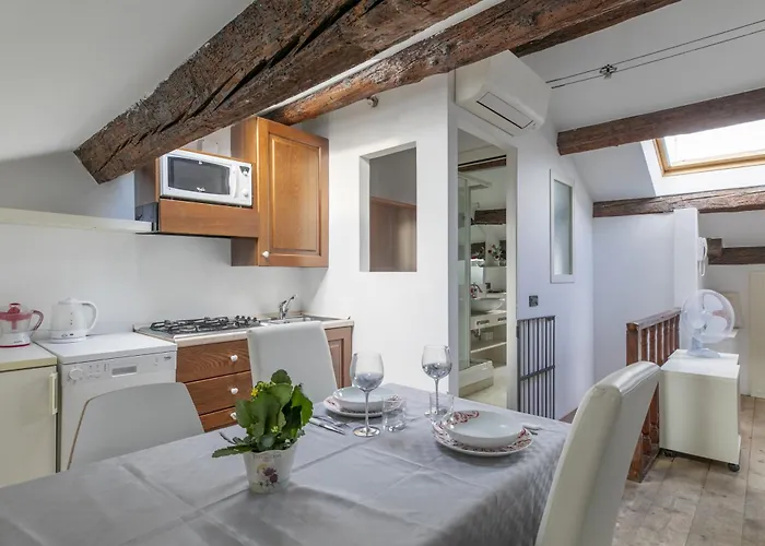 Nice Lovely Attic For 4 Person With Wifi - A/C